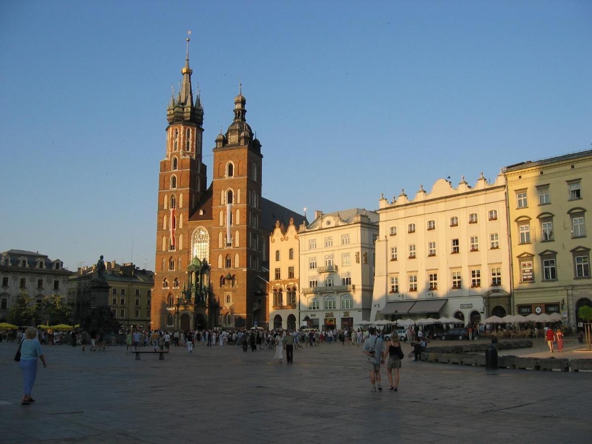 Atena - Pantheon Apartments Cracovia Esterno foto